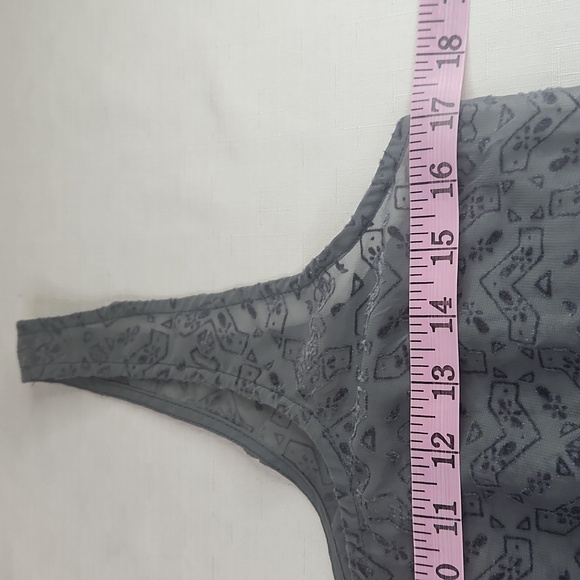 Hollister Warner Springs Gray Fringe Tank Top. Size S - Picture 6 of 7